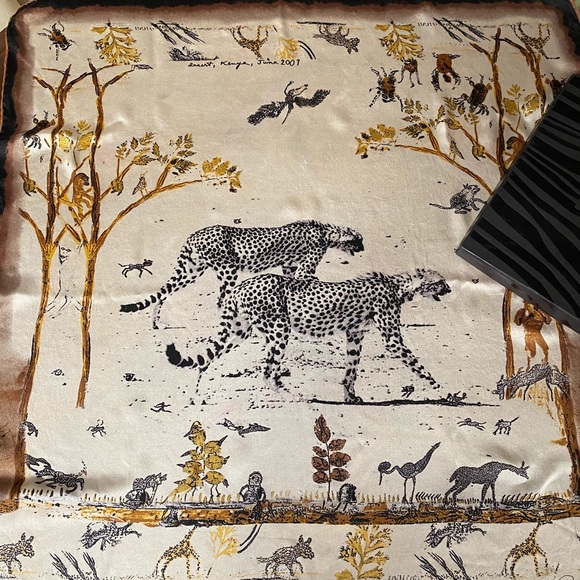 AUTH ROBERTO CAVALLI SILK COLLECTORS FOULARD - Picture 2 of 7